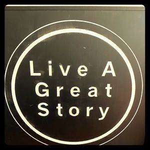Live A Great Story Wall Art